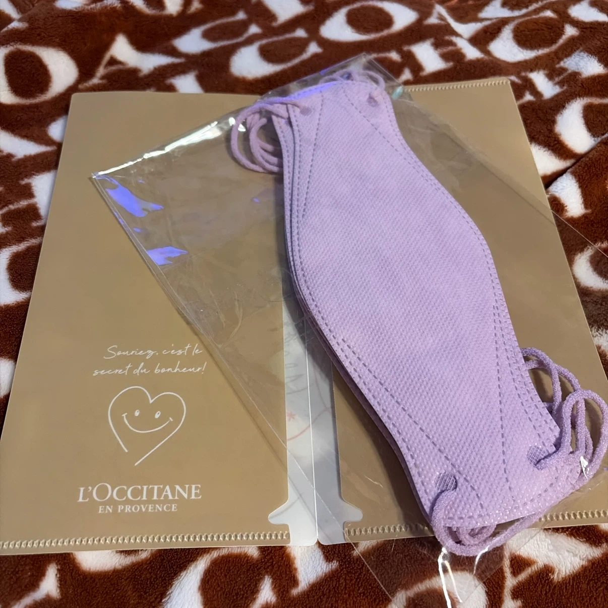 激安SALE🩷【非売品】ロクシタン♥️ホリデーマスクケース&不織布マスクセット❣️の写真2枚目