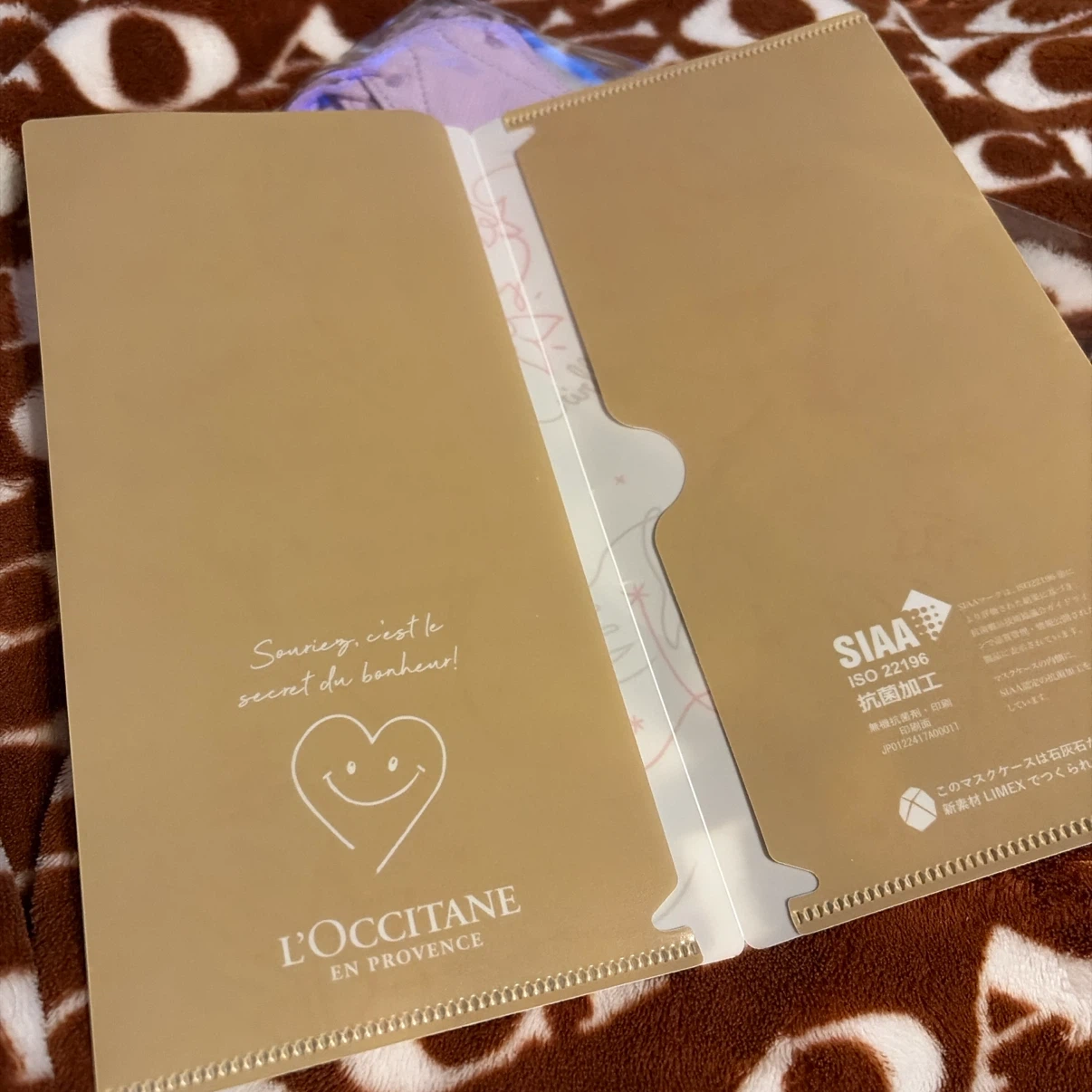 激安SALE🩷【非売品】ロクシタン♥️ホリデーマスクケース&不織布マスクセット❣️の写真4枚目