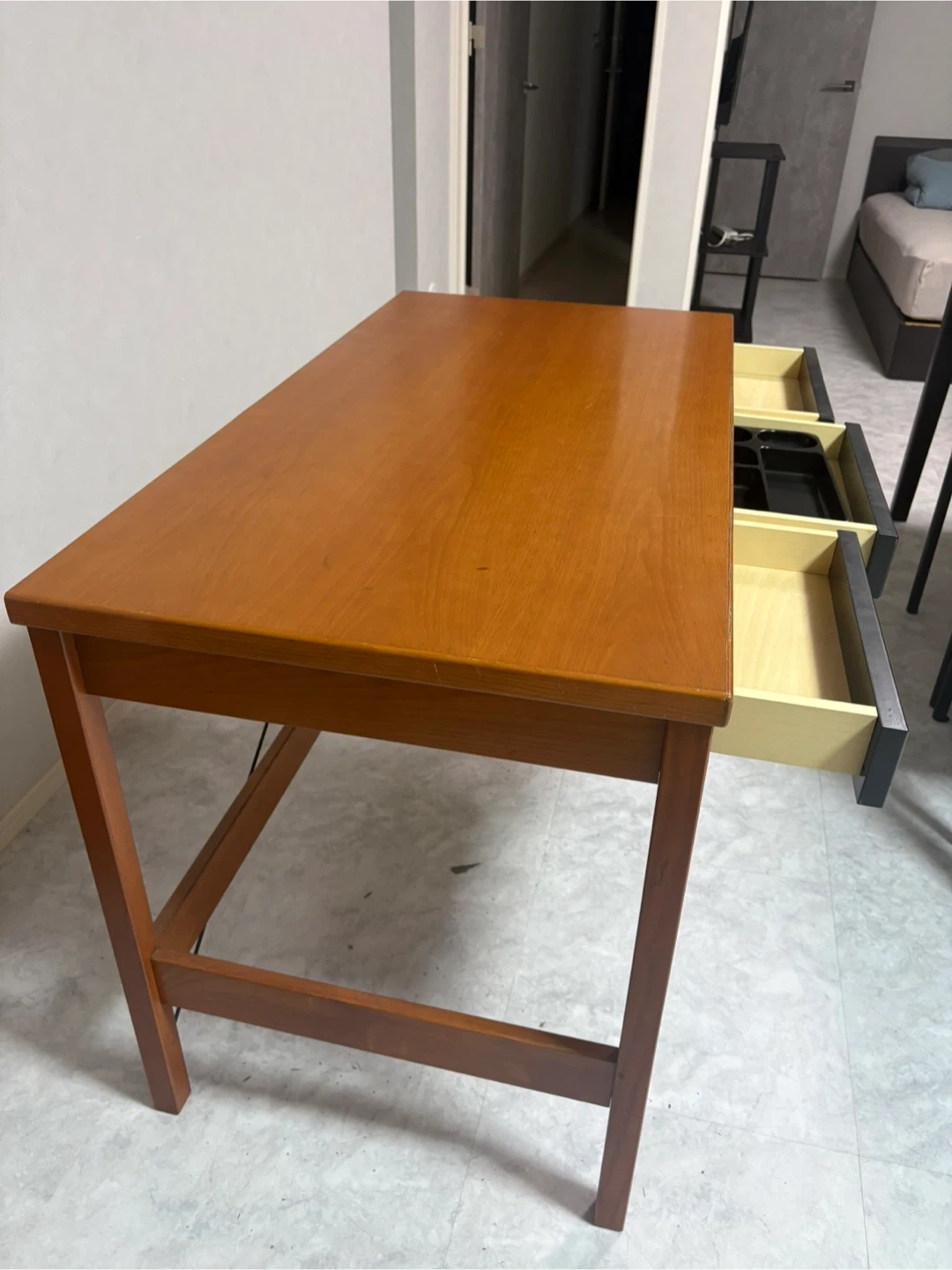 本当は、手放したくありません。。小島工芸 デスク 机 幅120cm 引き出し付の写真3枚目