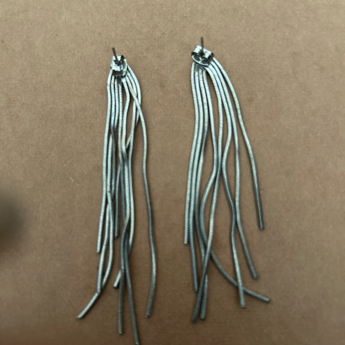 ロングチェーンピアス シルバーカラー