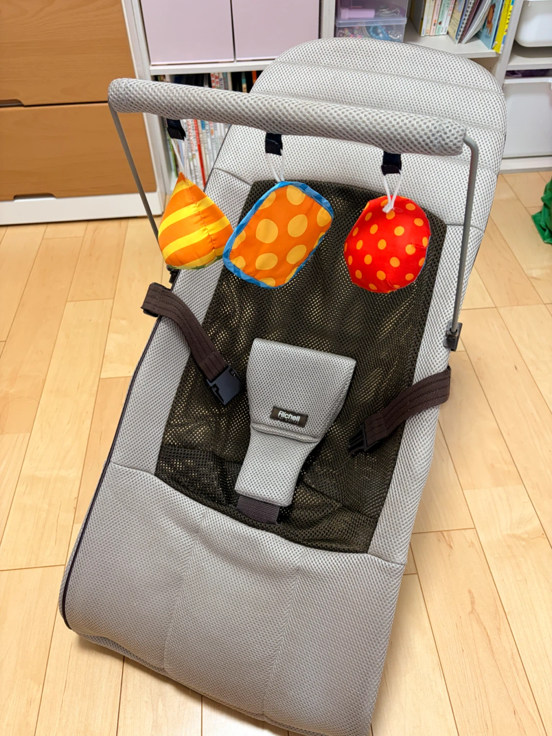 リッチェル バウンサー　バウンシングシート おもちゃ付きR