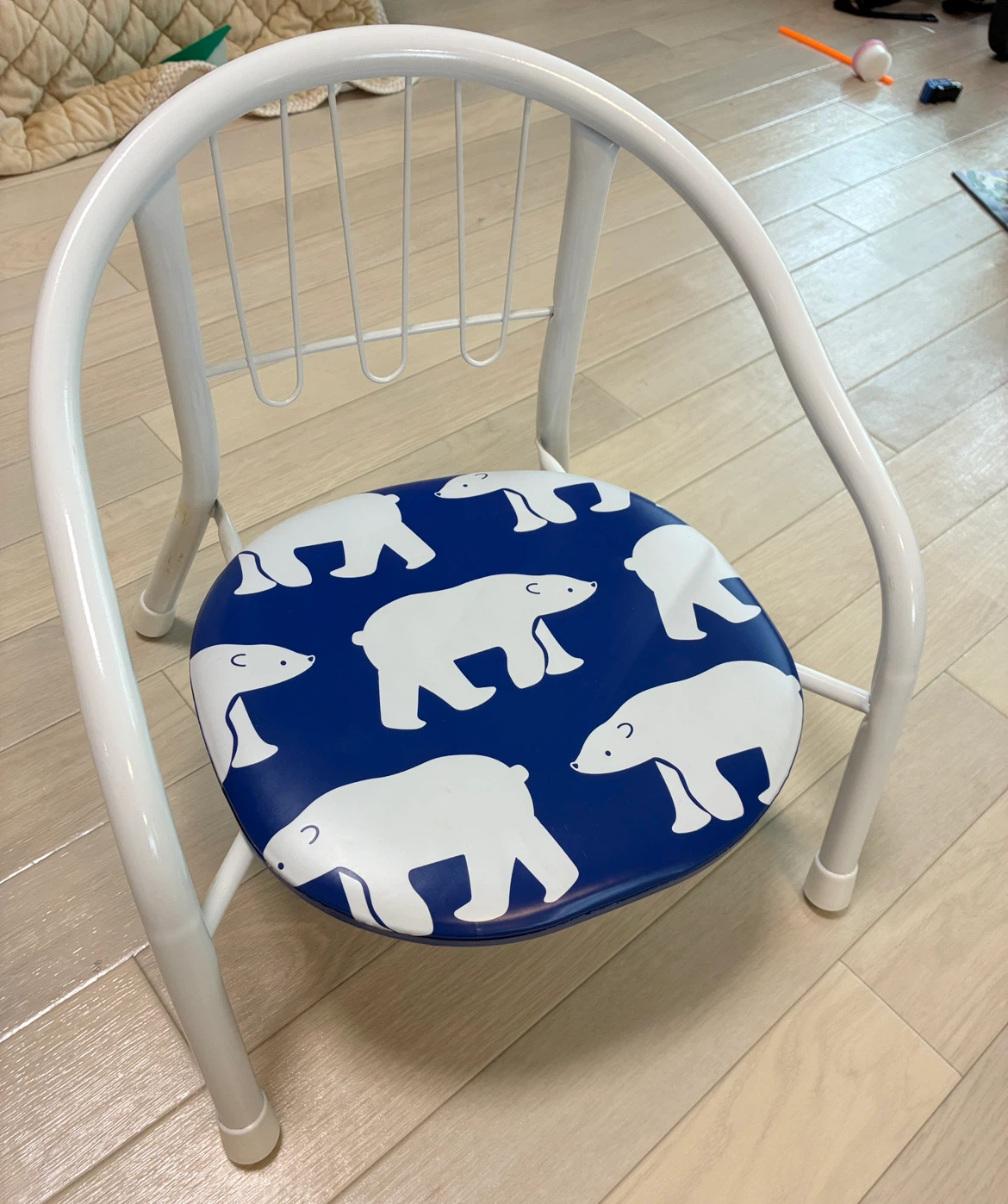 シロクマ柄 キッズチェア