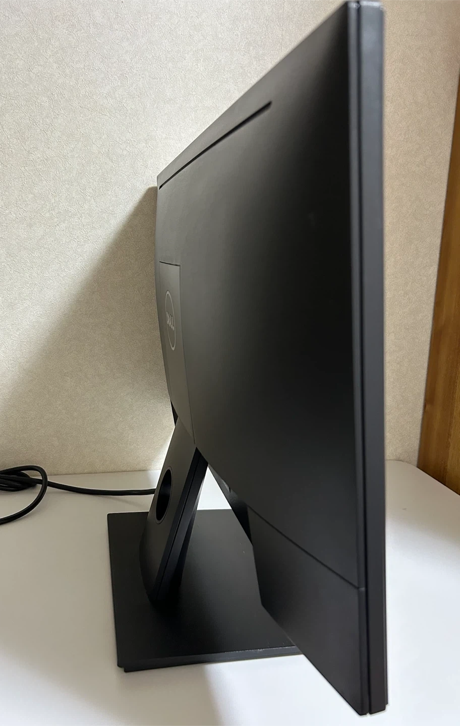 デル PCモニター 24インチ ディスプレイの写真3枚目