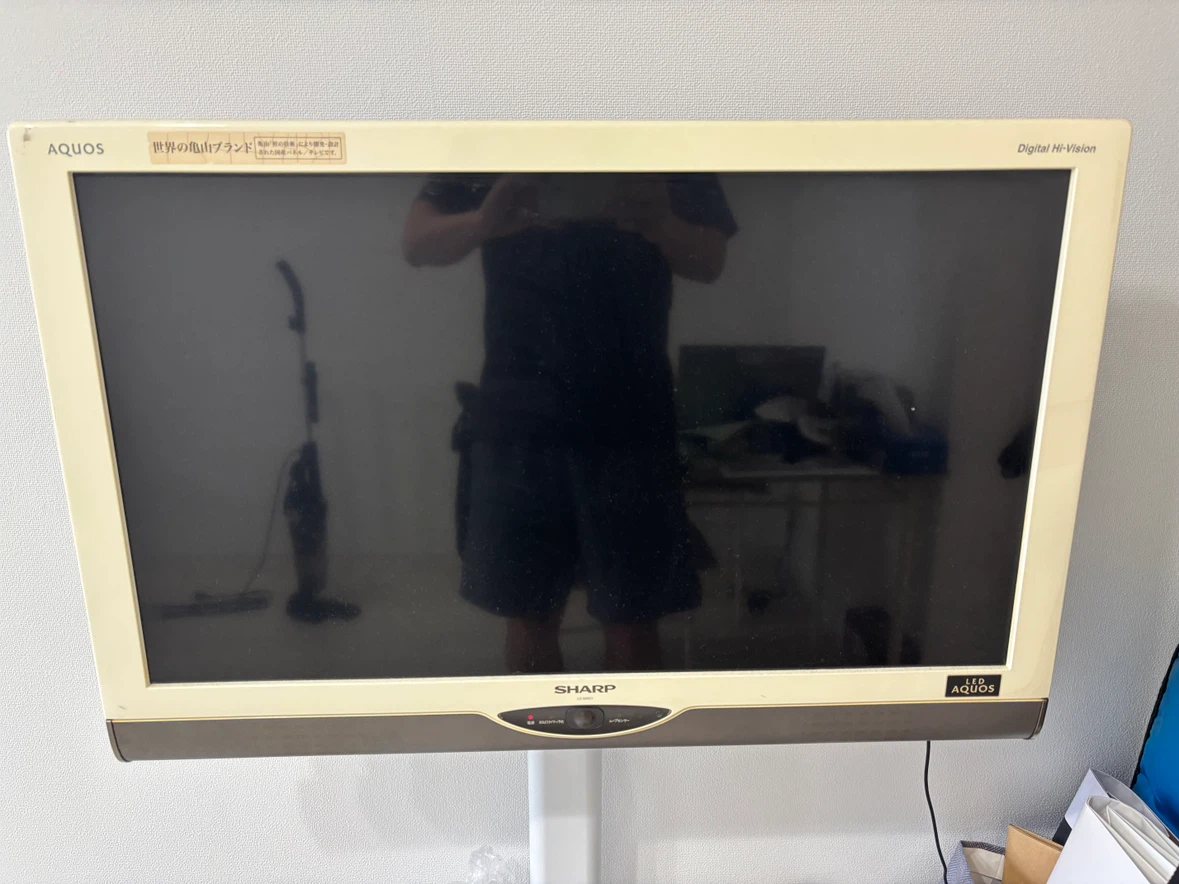シャープ アクオス 液晶テレビ 32インチ　スタンド付き