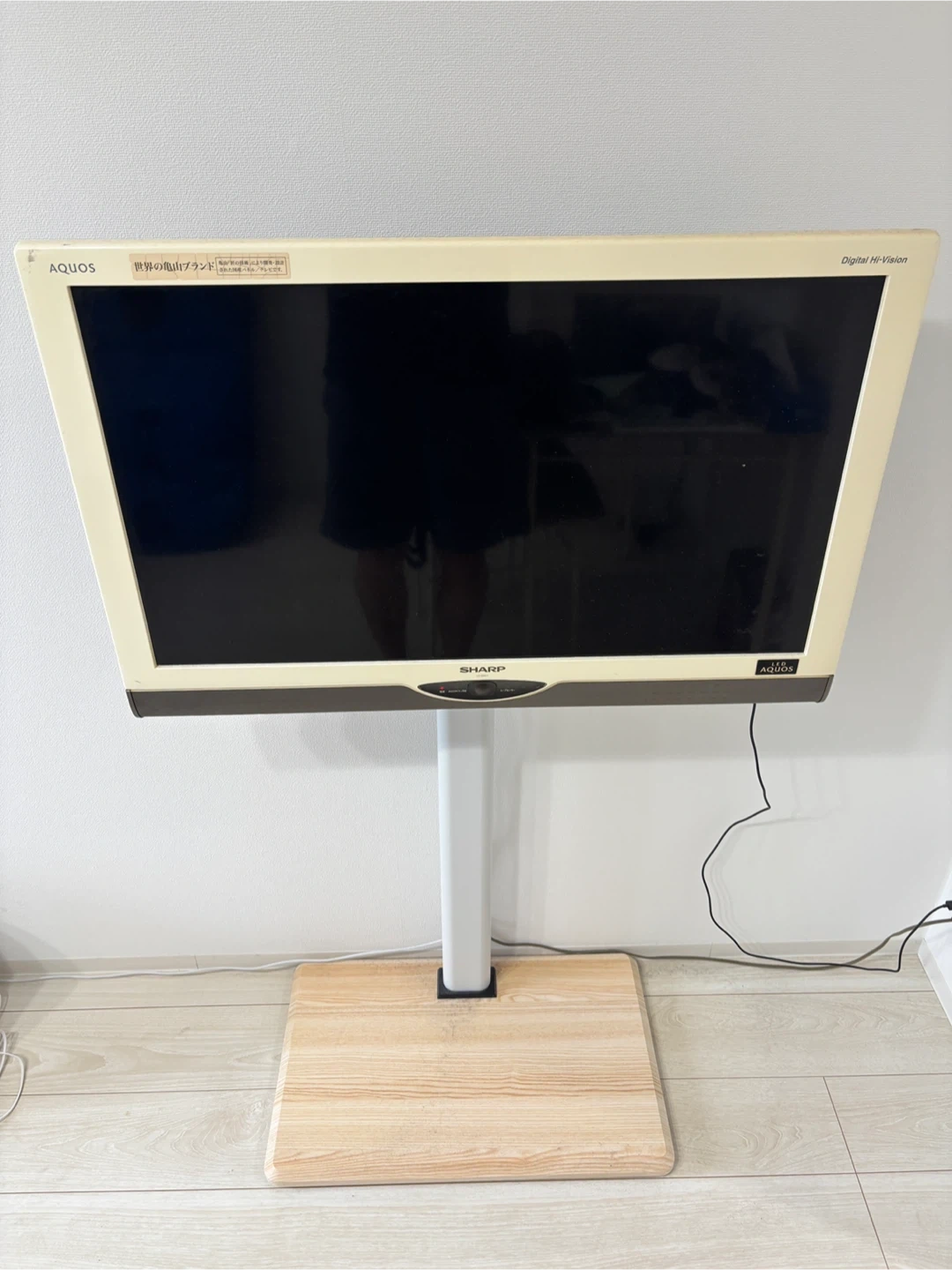 シャープ アクオス 液晶テレビ 32インチ スタンド付きの写真2枚目