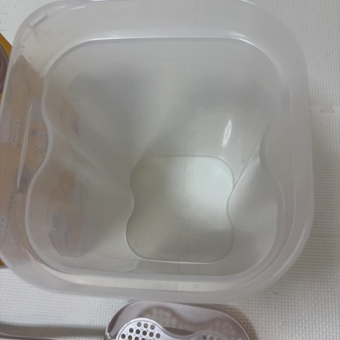 ピジョン 哺乳びん消毒ケース トング付 大容量タイプ3.6L ミルクおまけ付きの写真4枚目