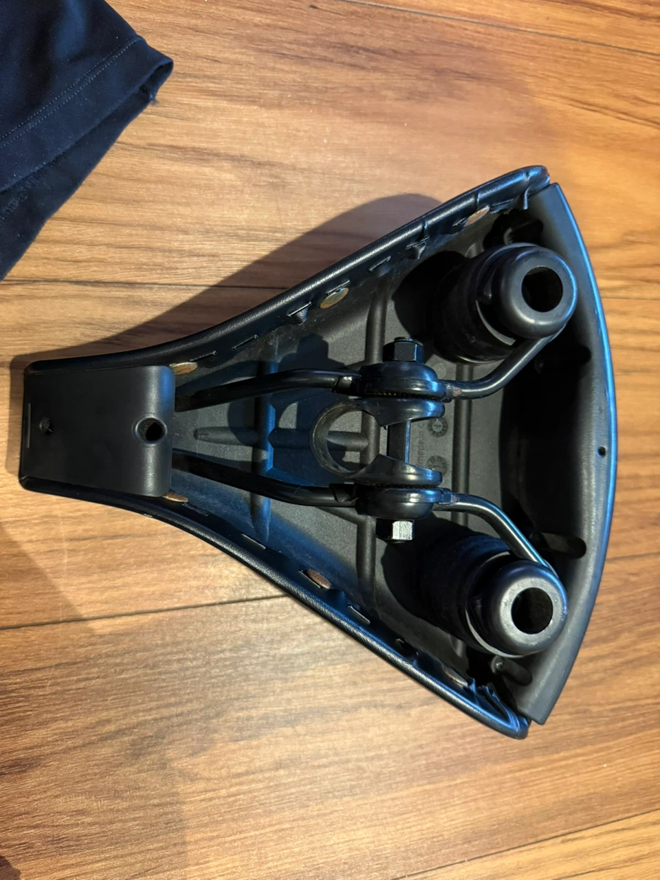 Asahi 自転車用 サドル ブラックの写真2枚目