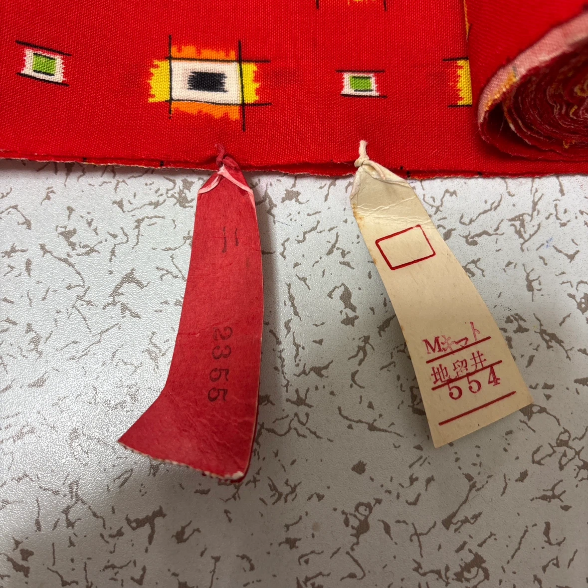 50年前の着物 反物 赤地 和柄の写真2枚目