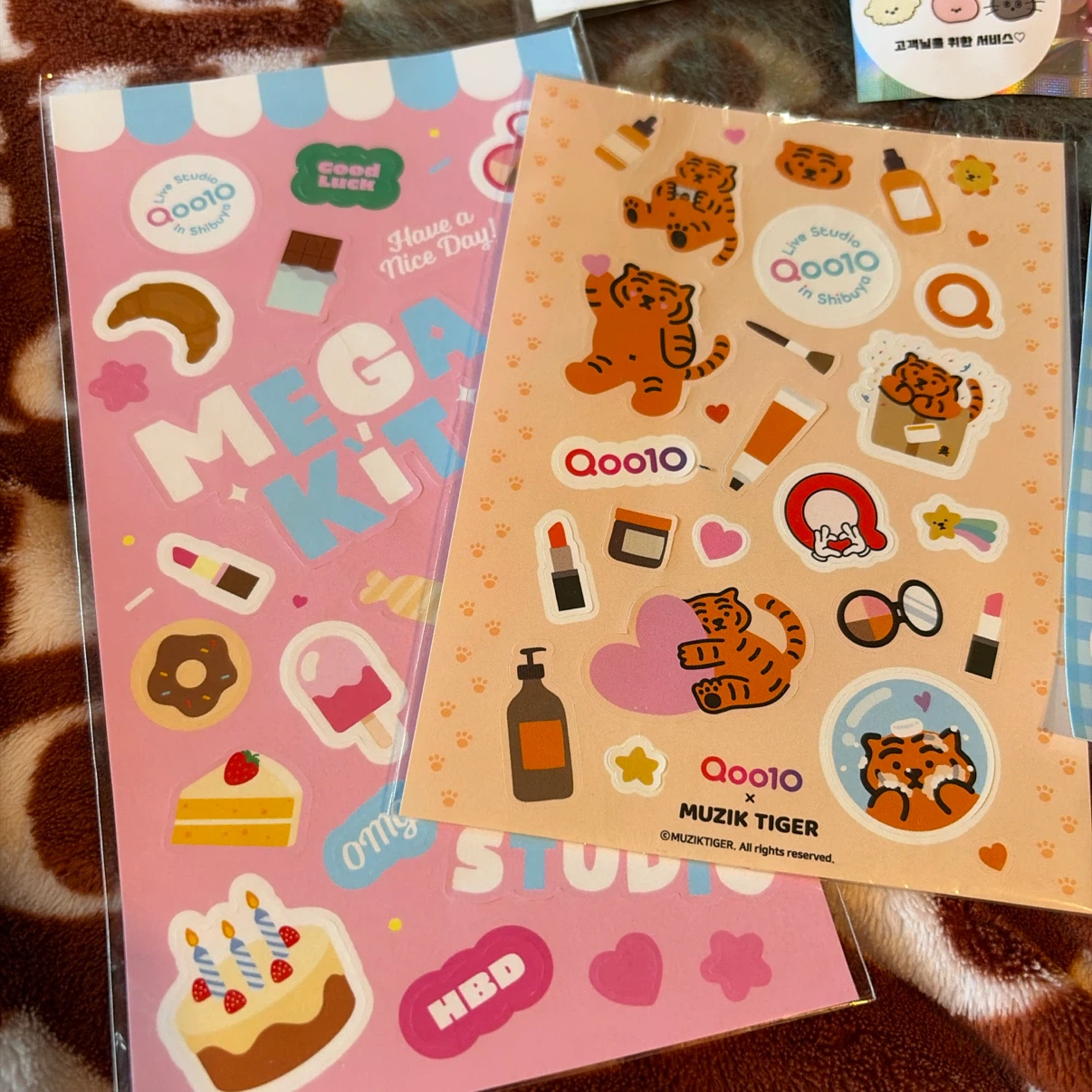 88%OFFしました❣️韓国🇰🇷雑貨🎀ストラップ&シュシュ&オリジナルステッカーセットの写真8枚目