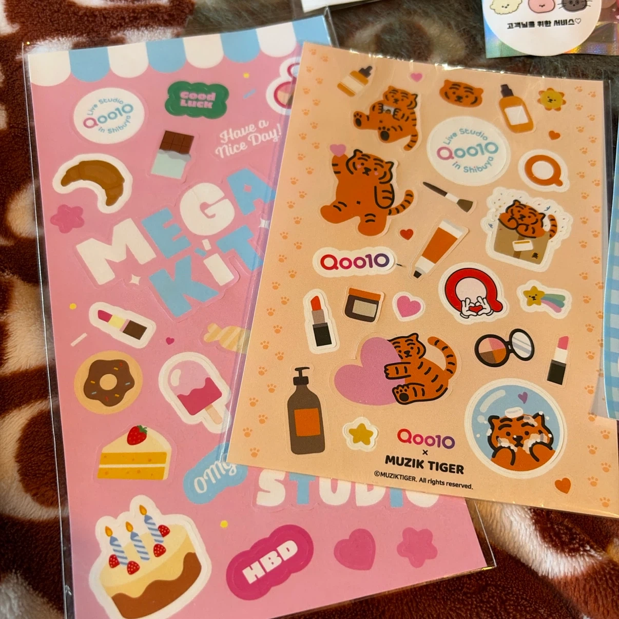 88%OFFしました❣️韓国🇰🇷雑貨🎀ストラップ&シュシュ&オリジナルステッカーセットの写真8枚目