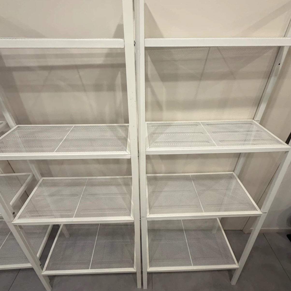 IKEA レールベリ　スチール製 メッシュシェルフ 2台セット 白の写真2枚目