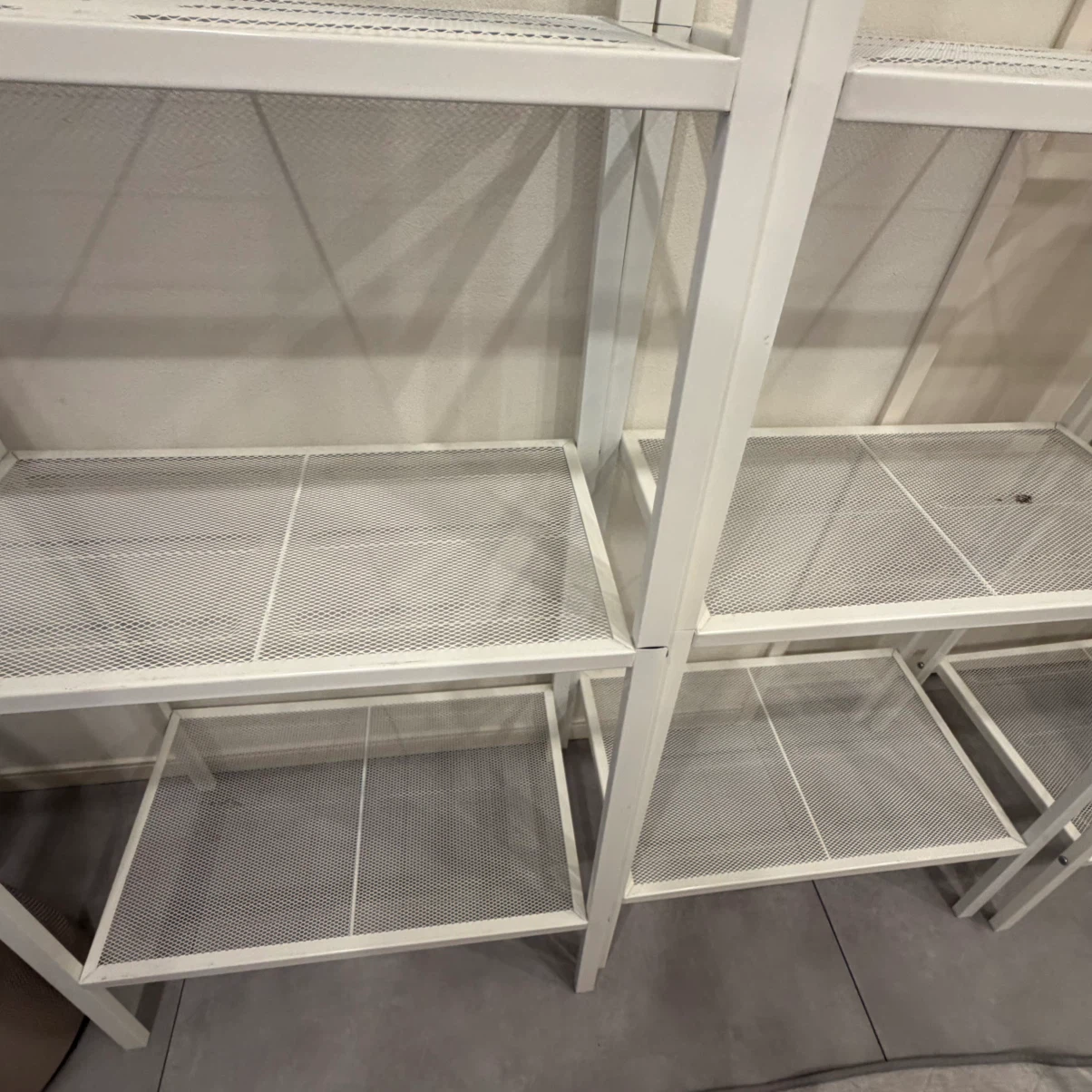 IKEA レールベリ　スチール製 メッシュシェルフ 2台セットの写真3枚目