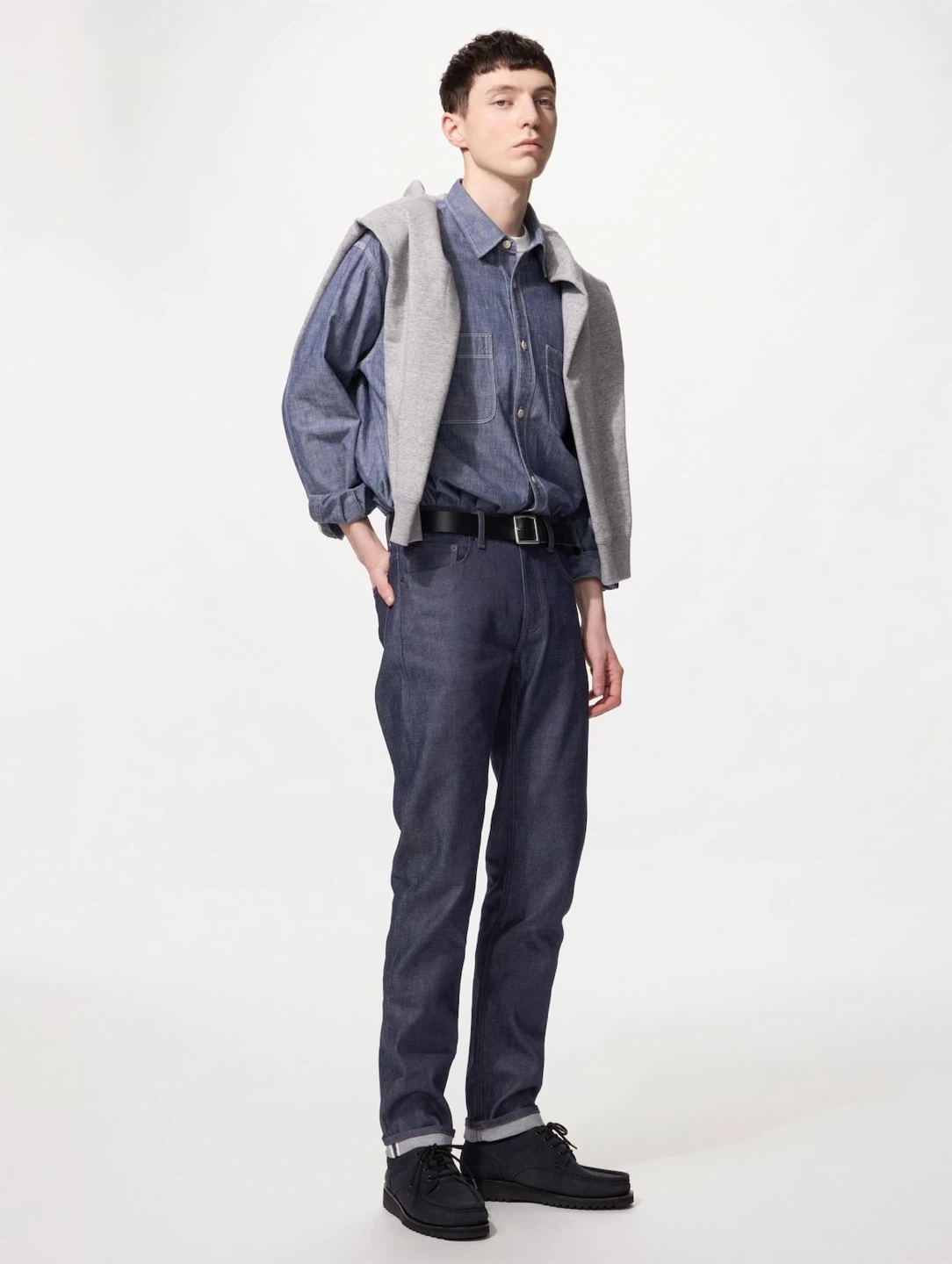 美品 UNIQLOスリムストレートジーンズ/セルビッチ