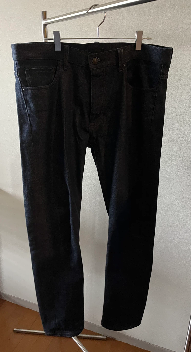 美品 UNIQLOスリムストレートジーンズ/セルビッチの写真2枚目
