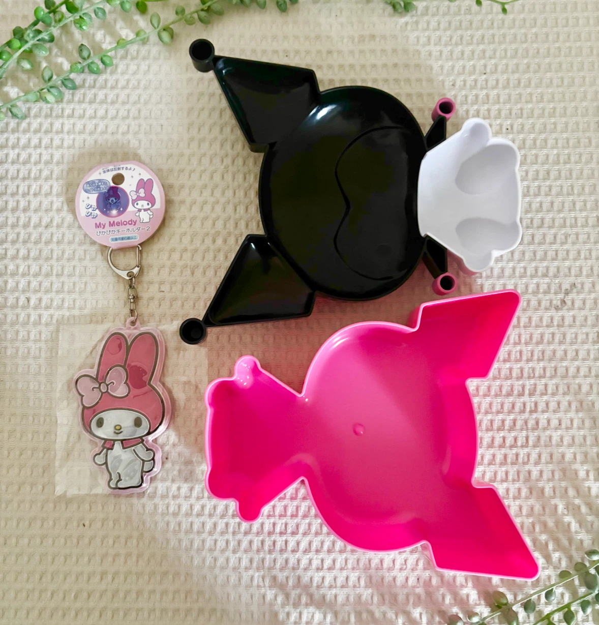 駅弁　淡路屋　Kuromi Lunch クロミちゃんお弁当箱　マイメロチャームの写真2枚目