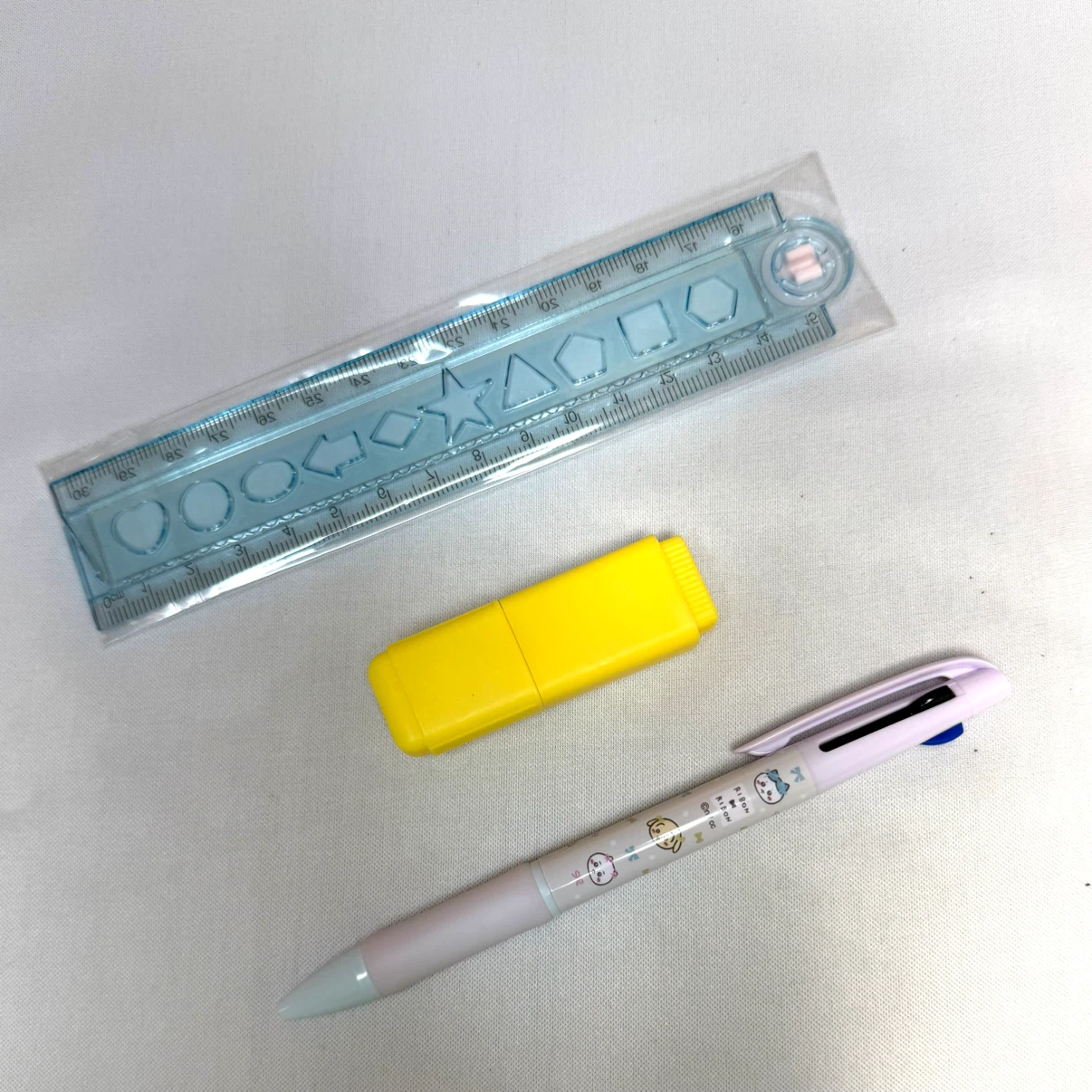 ちいかわ 文房具セット 定規 蛍光ペン ３色ボールペンの写真2枚目