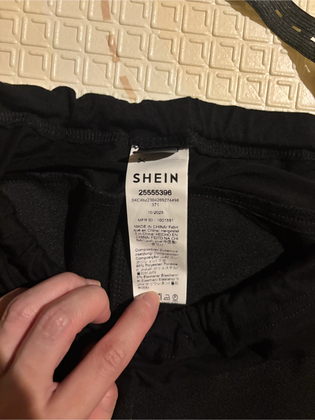 SHEIN マタニティパンツ ブラックの写真3枚目