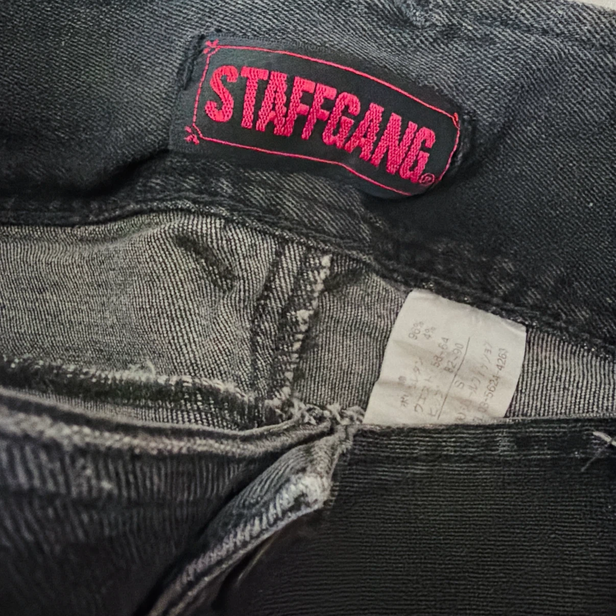 STAFF GANG ブラックデニム　ストレッチ Sサイズ ミニスカート（何か500円以上購入してくれた方に）の写真3枚目