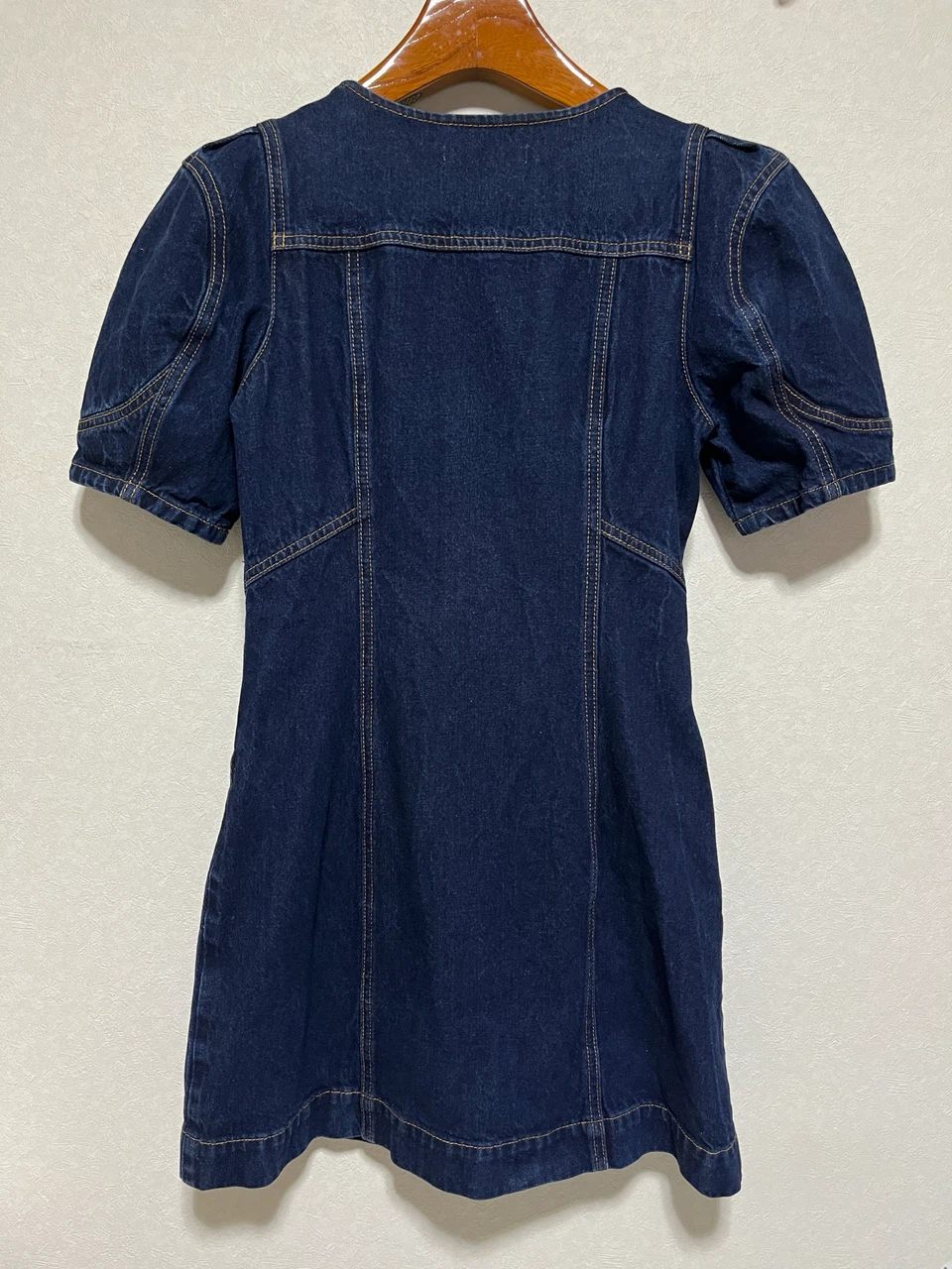 【美品】 MOUSSY マウジーデニムワンピース 半袖 ブルーの写真2枚目