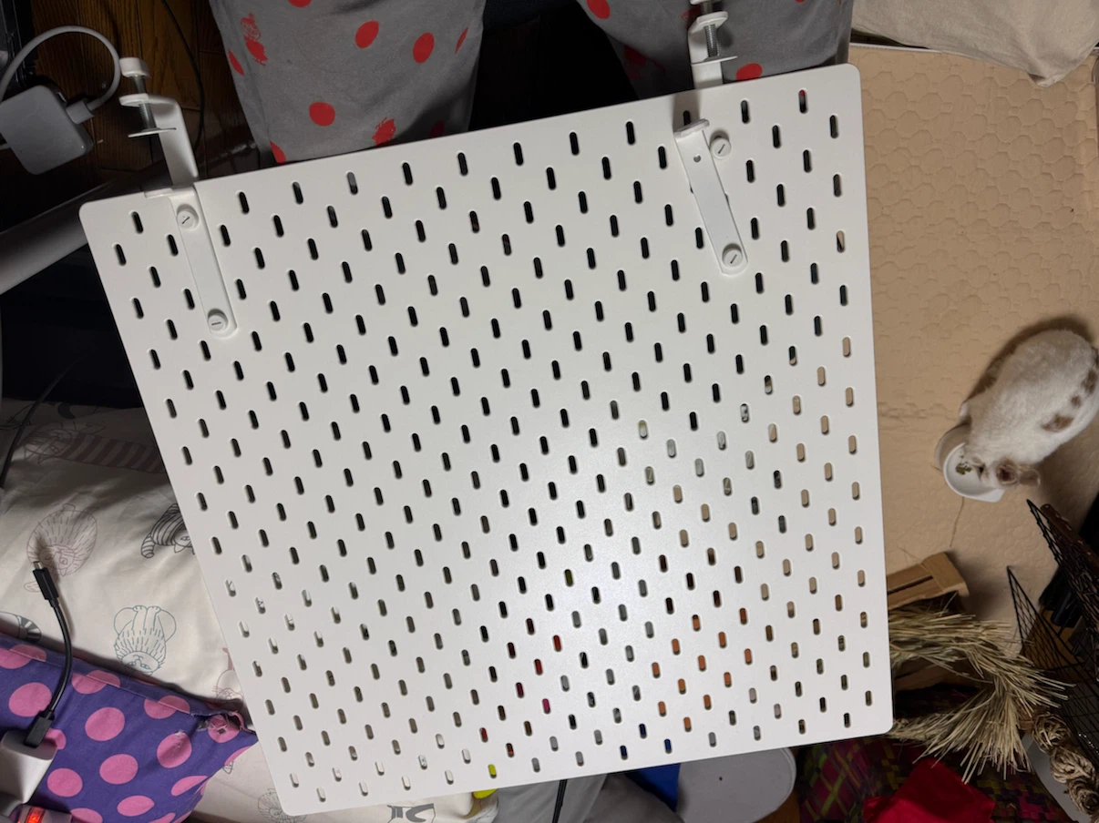 IKEA SKÅDIS スコーディス 有孔ボード 76×56cm デスク取付コネクター付きの写真2枚目
