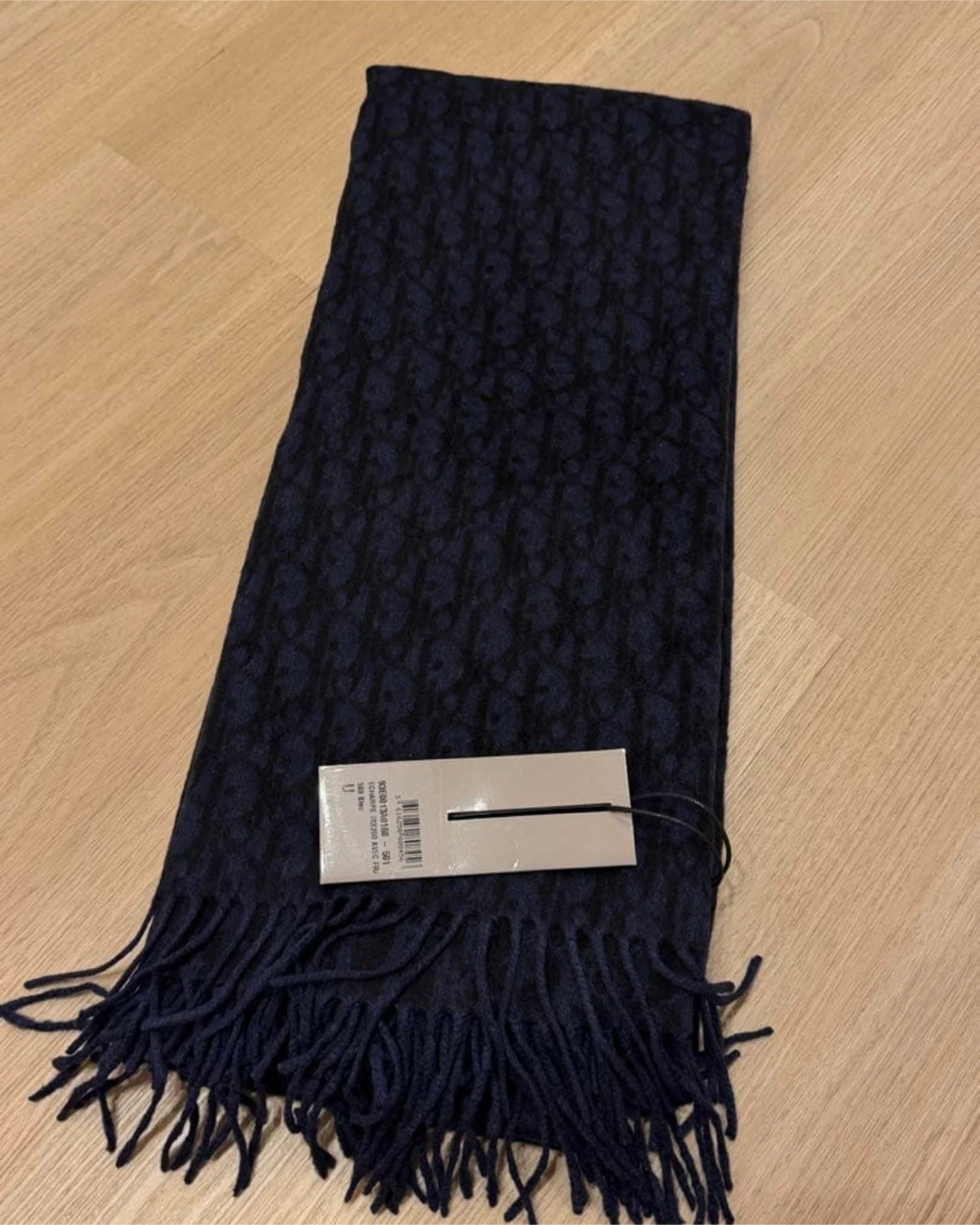 DIOR ディオール オブリーク シルク ストール ネイビー 70×200cmの写真4枚目