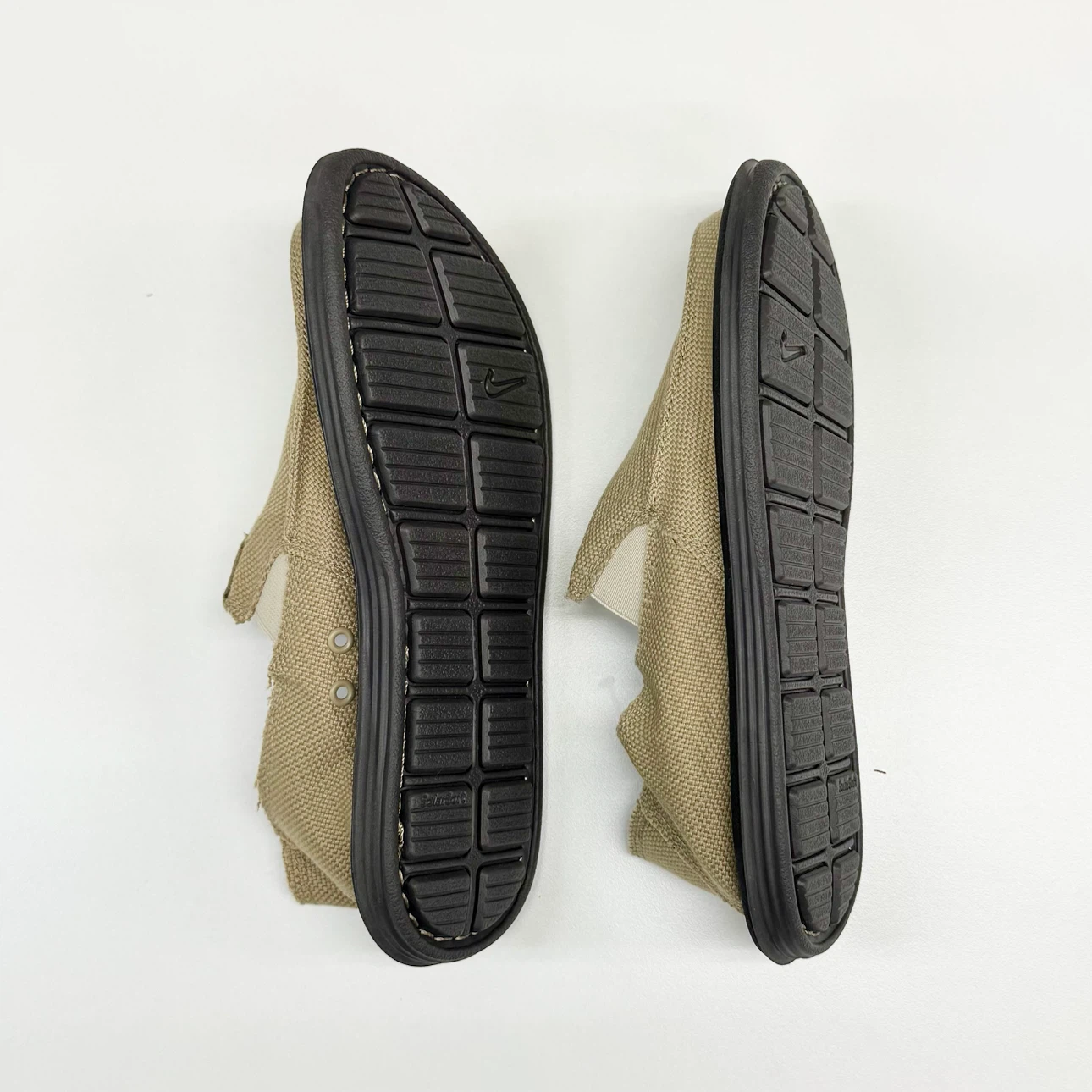 【新品】NIKEナイキ ソーラーソフトレイクサイド US4 23cm スリッポンの写真3枚目