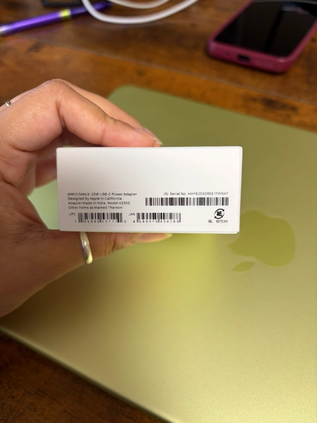 アップル USB-C 20W 電源アダプタの写真4枚目