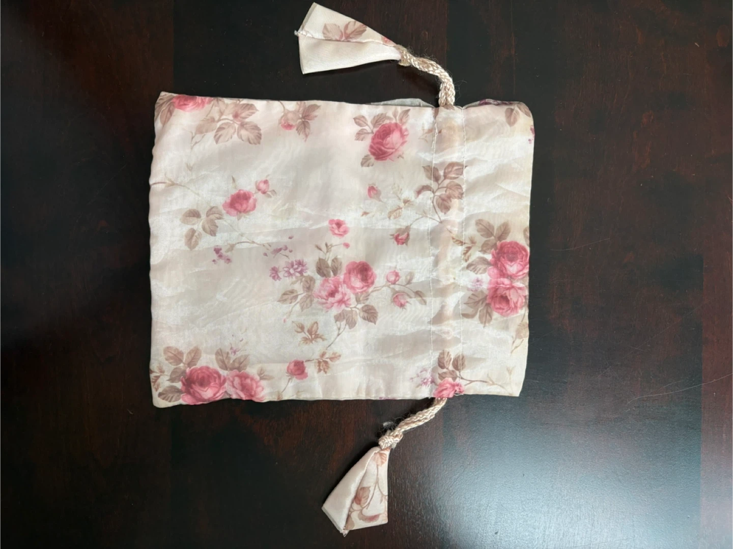 花柄刺繍 巾着袋 ポーチの写真2枚目