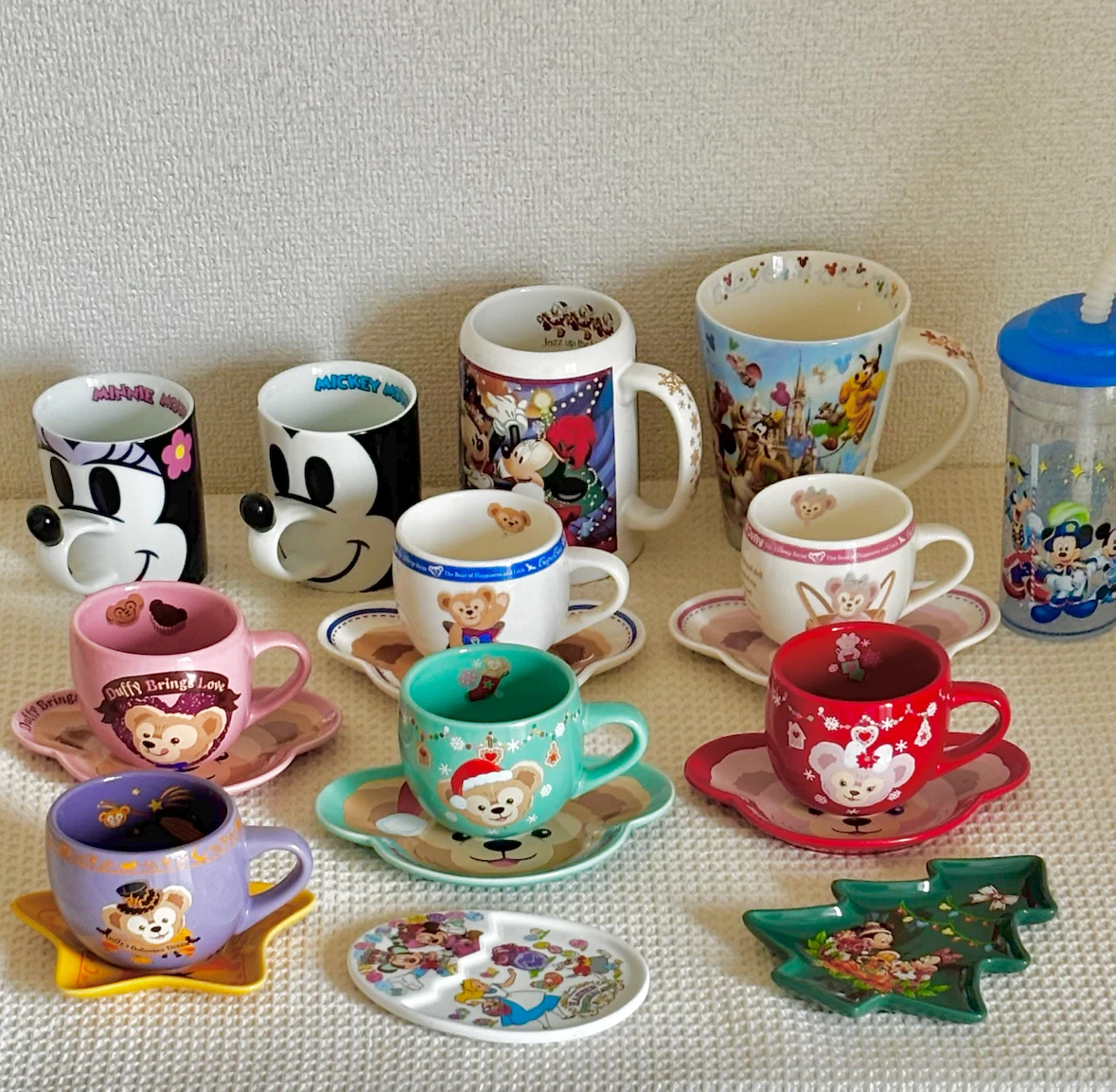 ディズニーリゾート　ダッフィーシェリーメイ　スーベニアカップ&プレートまとめ売り