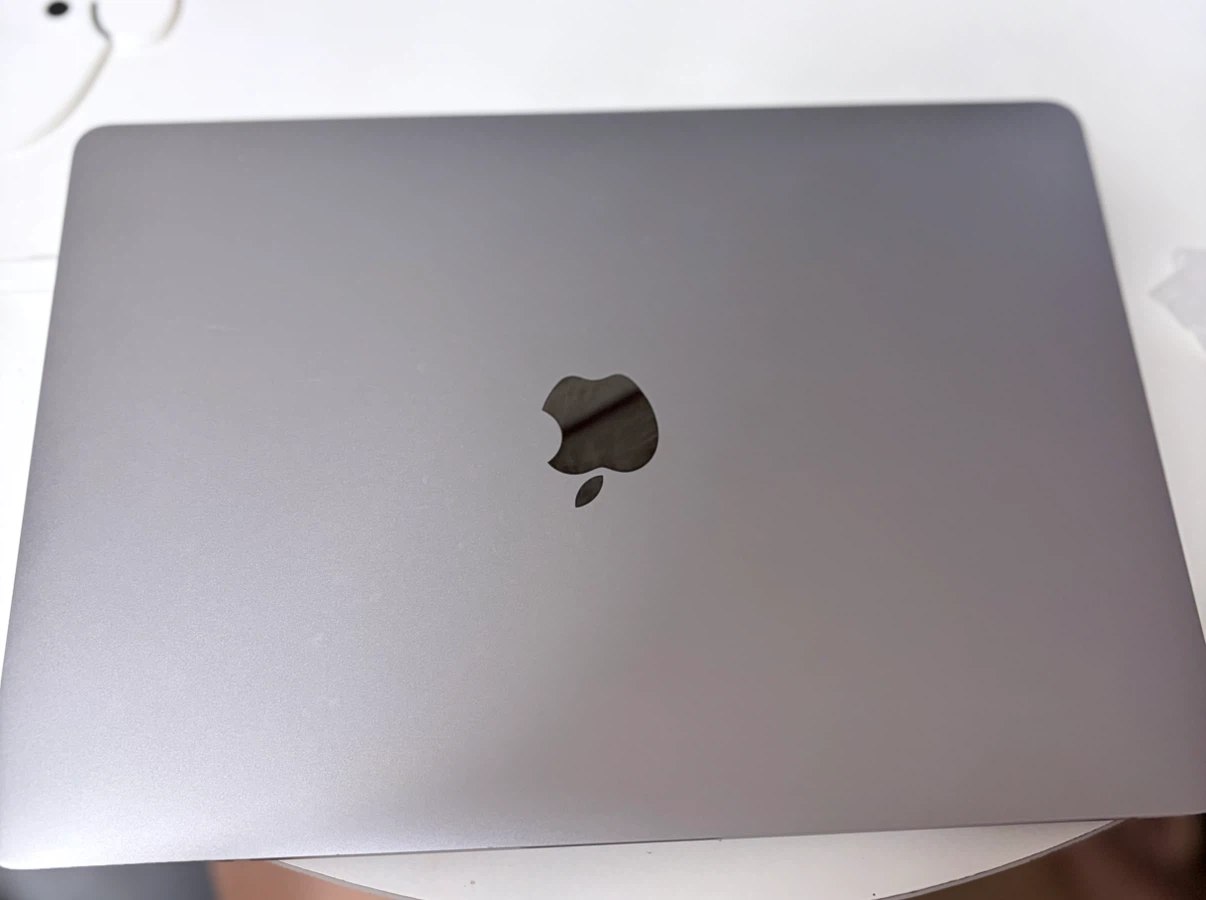 アップル MacBook Pro M1 13インチ 2020の写真2枚目