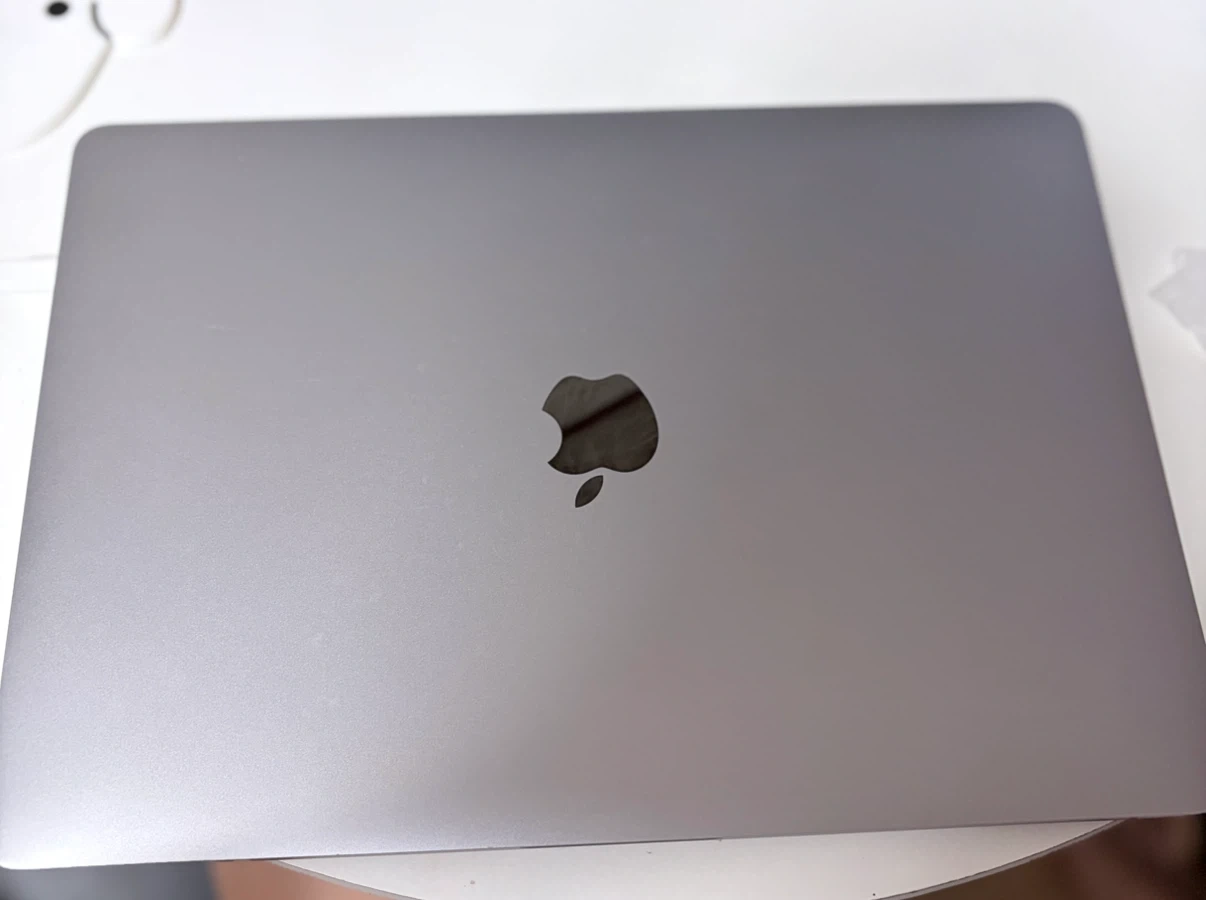 アップル MacBook Pro M1 13インチ 2020の写真2枚目