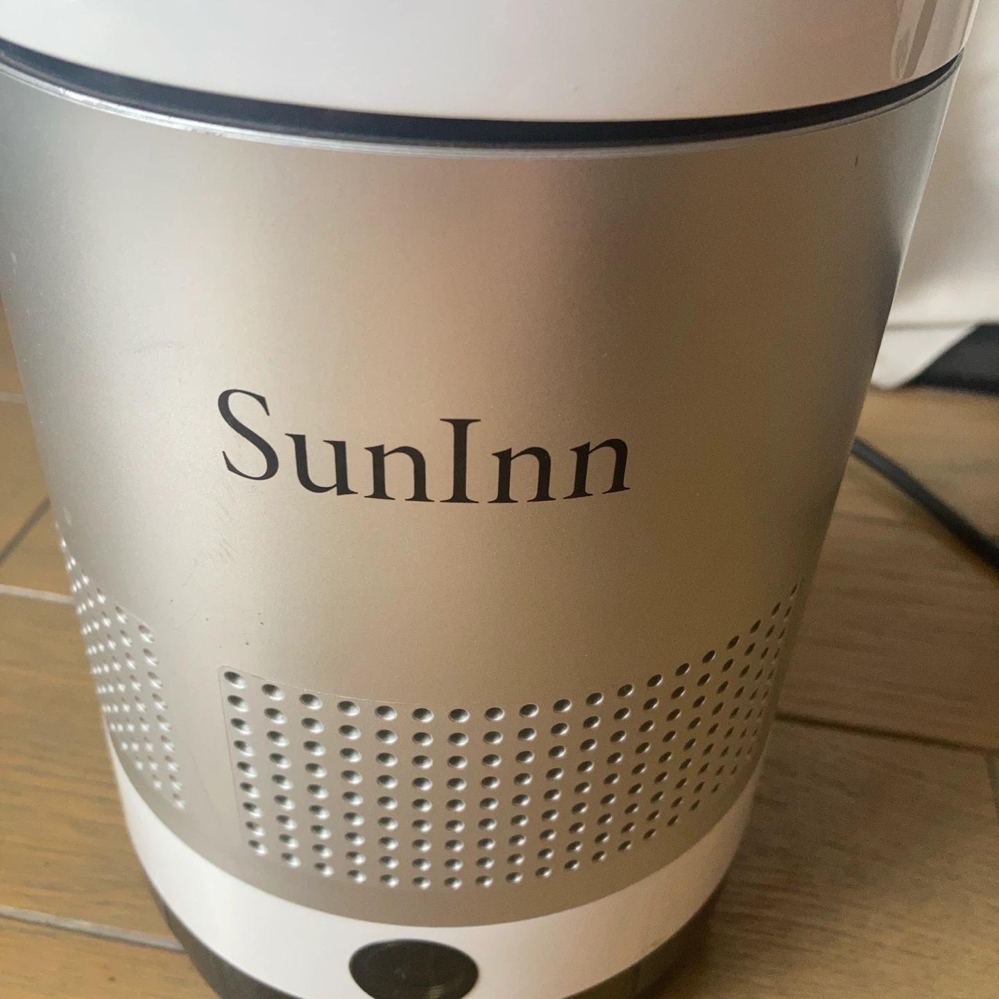 SunInn スリムタワーファン 羽根なし扇風機(リモコンなし)の写真2枚目