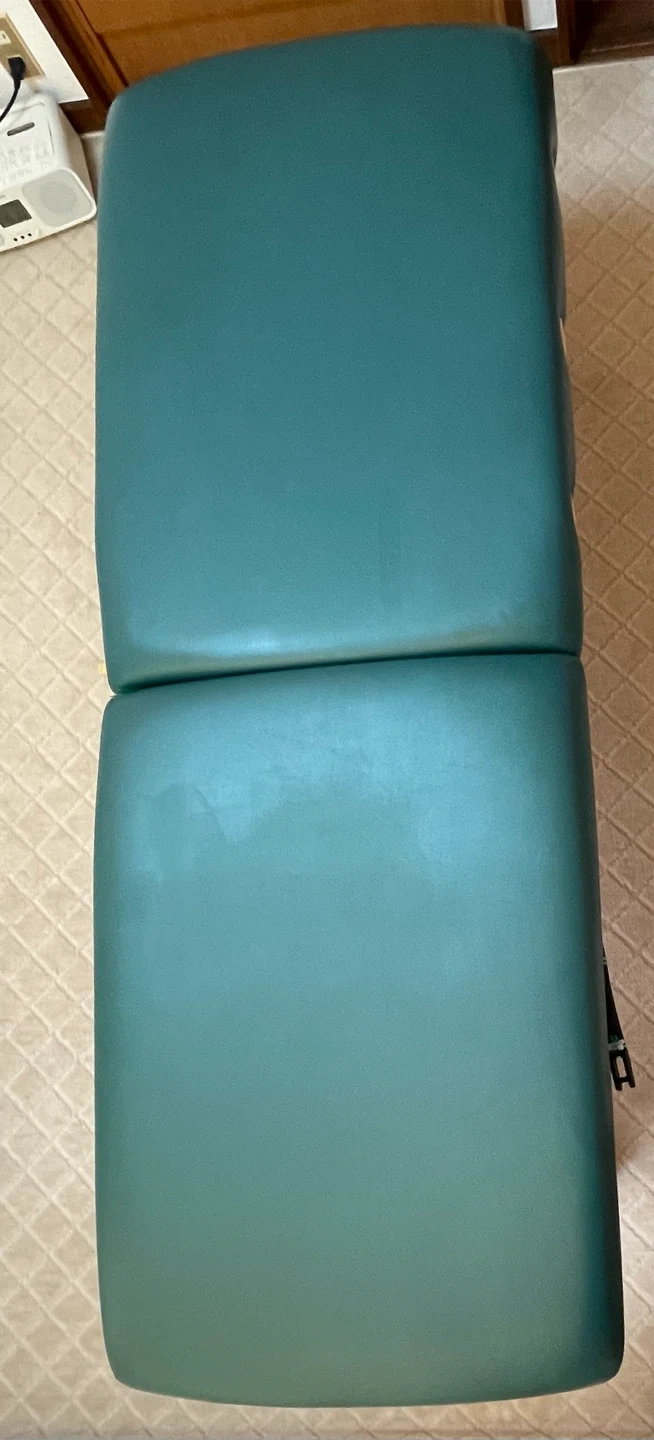 ゴールデンラティオ 折りたたみ施術ベッド