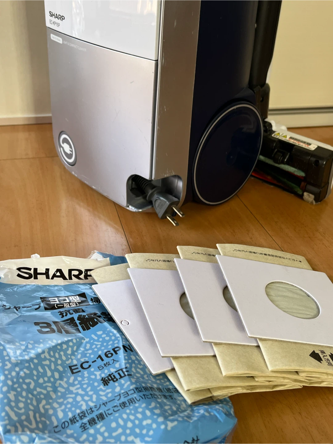 シャープ EC-KP15P-W  コード付き掃除機の写真6枚目