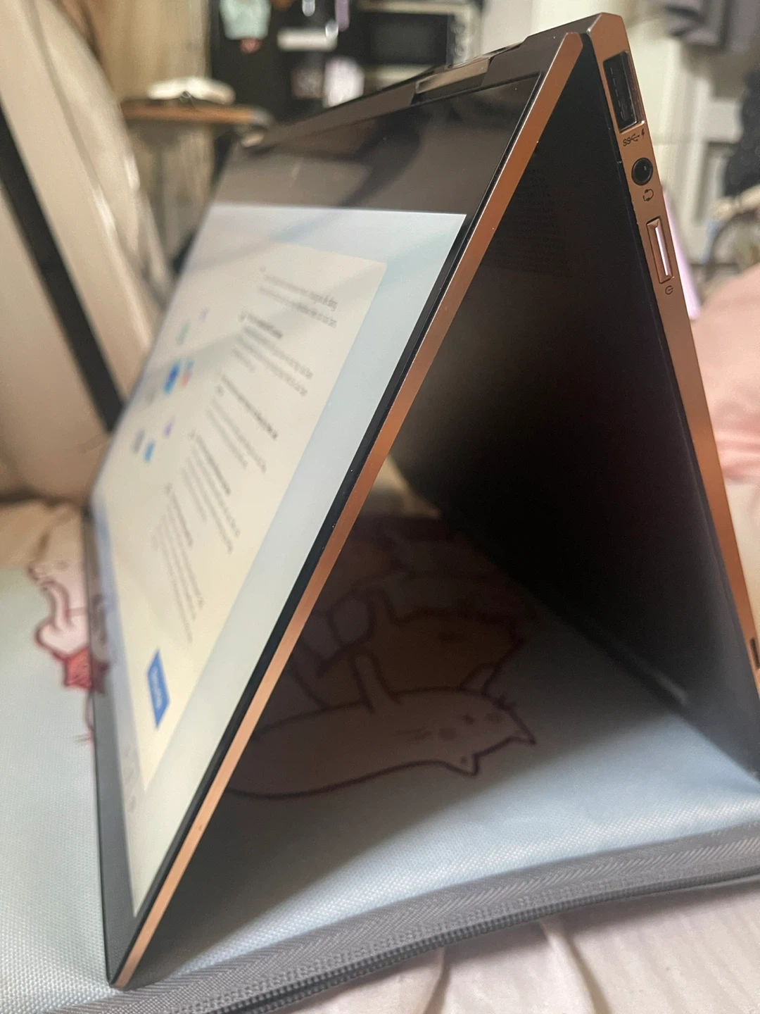 HP Spectre x360 13-ae0xx / Core i7 / RAM 16GB / SSD 1TBの写真6枚目