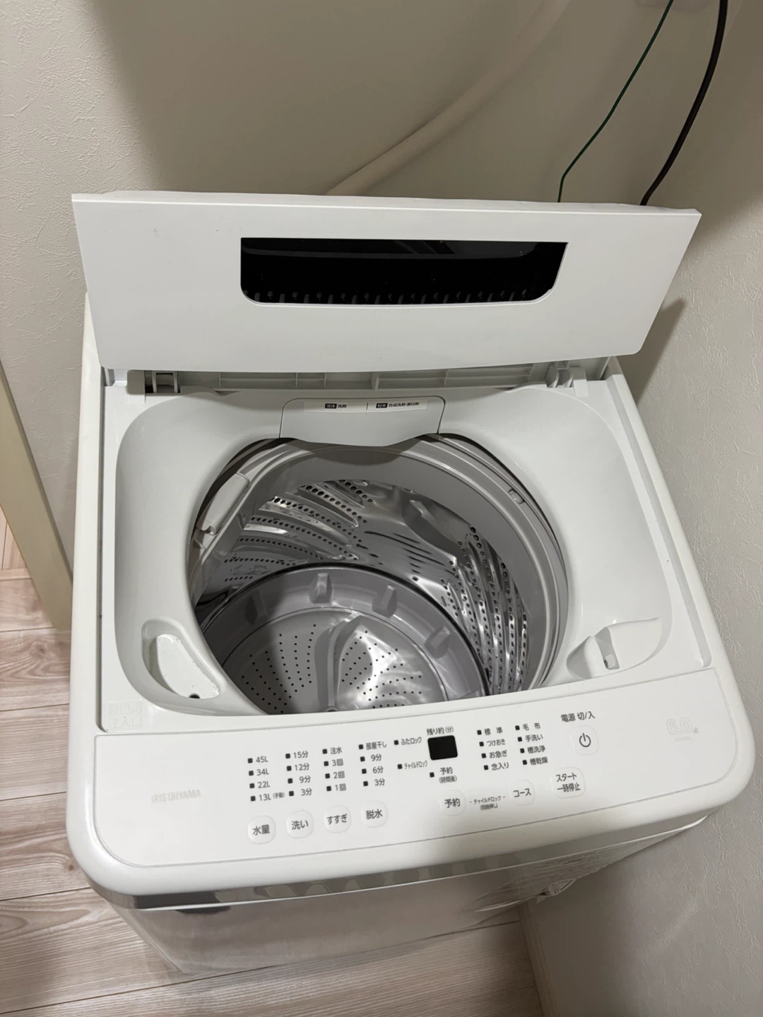 アイリスオーヤマ 洗濯機 IAW-T606-W 6.0kgの写真2枚目