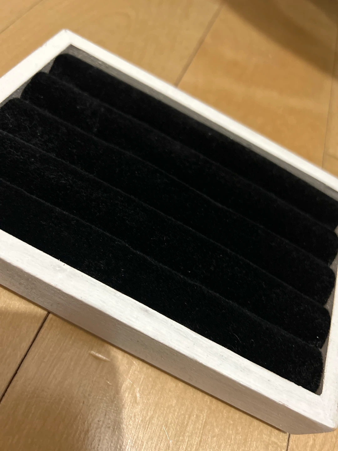 リング収納ケース ベロア調 ホワイトの写真2枚目