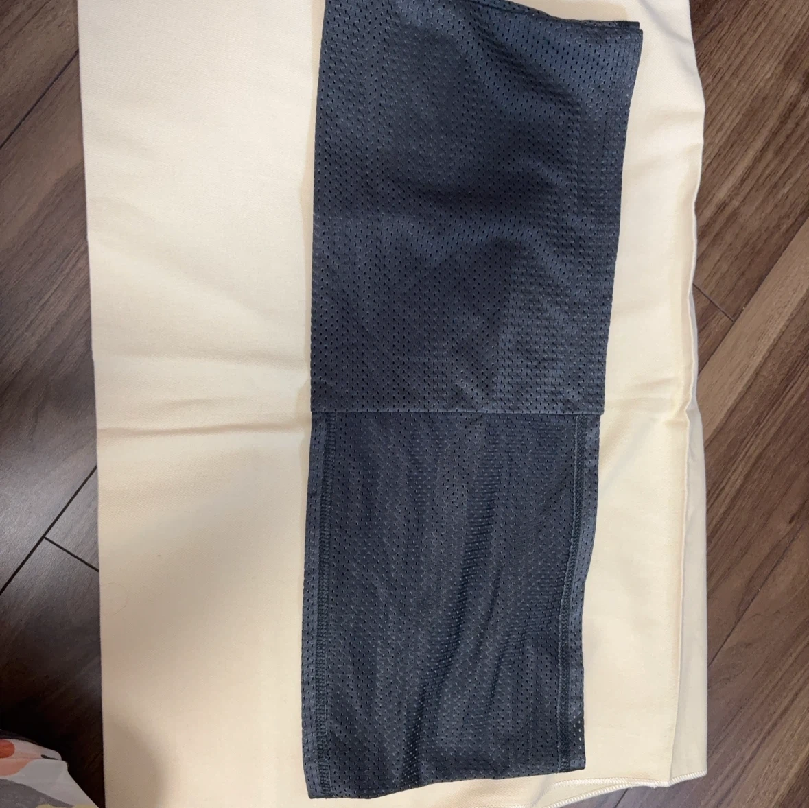 コニー 抱っこ紐 メッシュ チャコールグレー Mサイズの写真2枚目