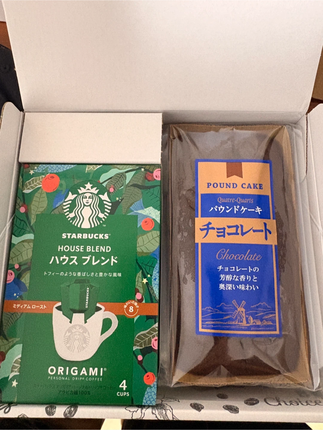 スターバックスオリガミとチョコレートケーキ