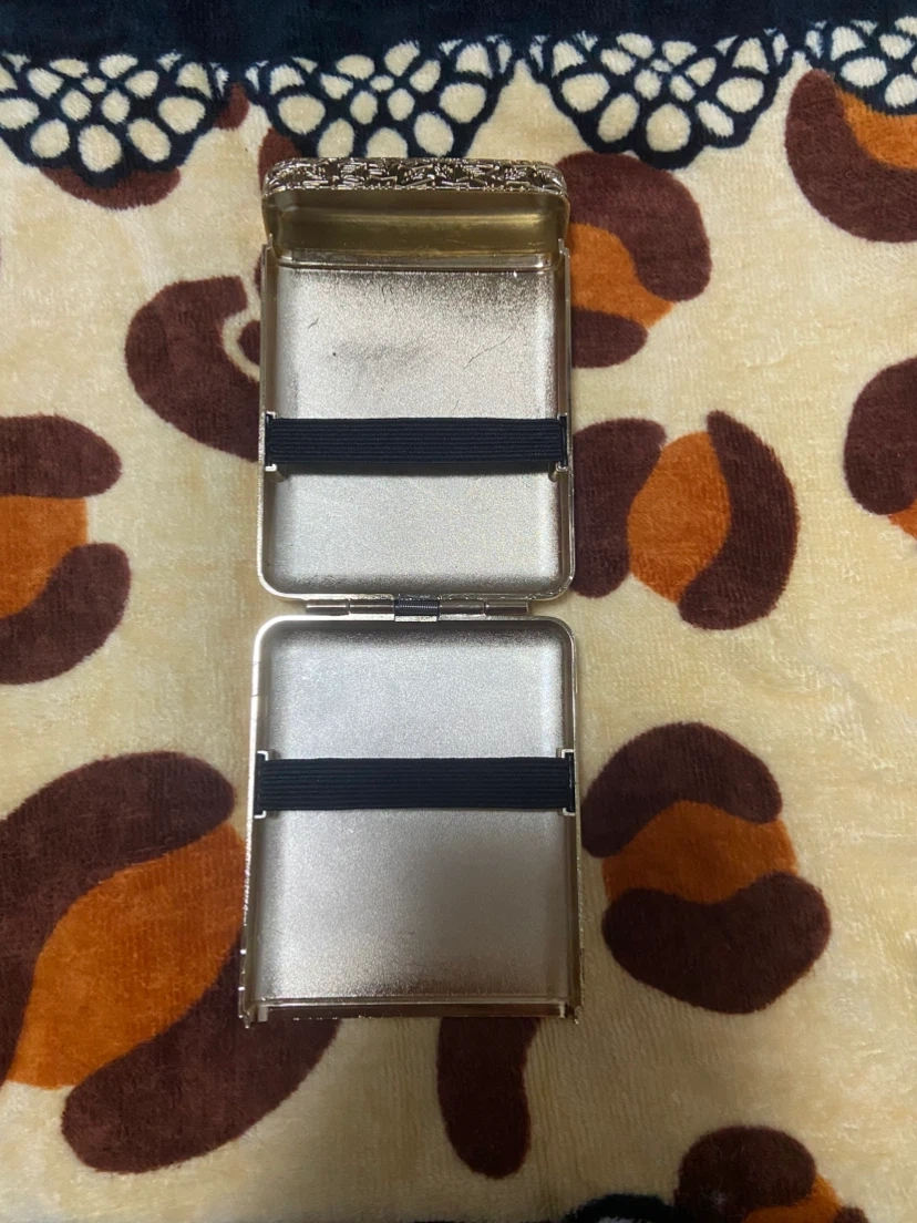 新品 シガレットケース ゴールドカラー 唐草模様 アラベスク柄風 携帯用 cigarette caseの写真3枚目