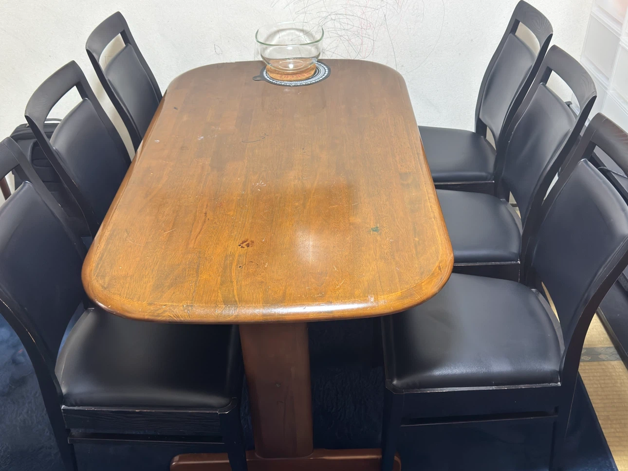 4人用のダイニングテーブルのみ可能です。