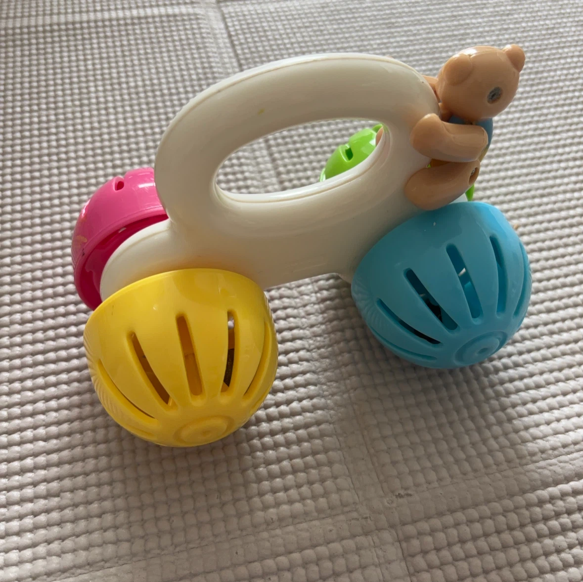 コンビ ベビーラトル がらがらの写真2枚目