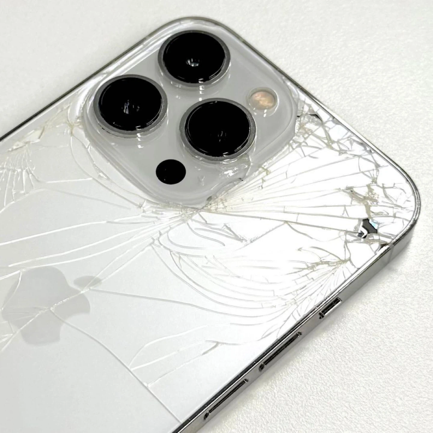 iPhone 13 Pro 256GB 海外仕様 無音カメラの写真5枚目