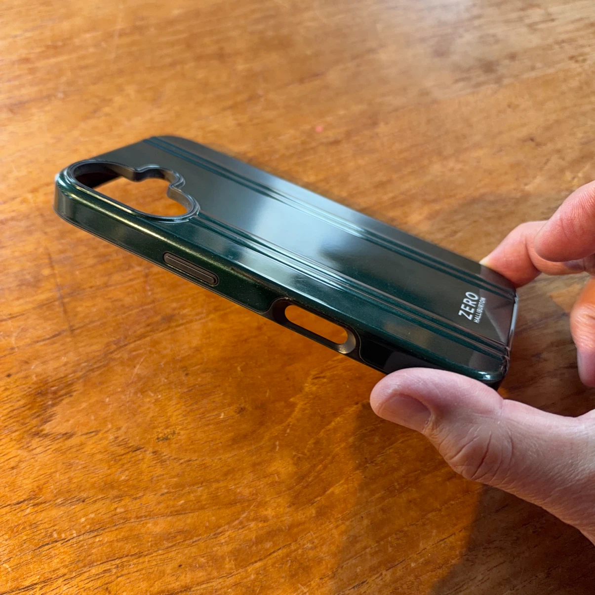 iPhone 16用ハリーバートンゼロカバーの写真3枚目
