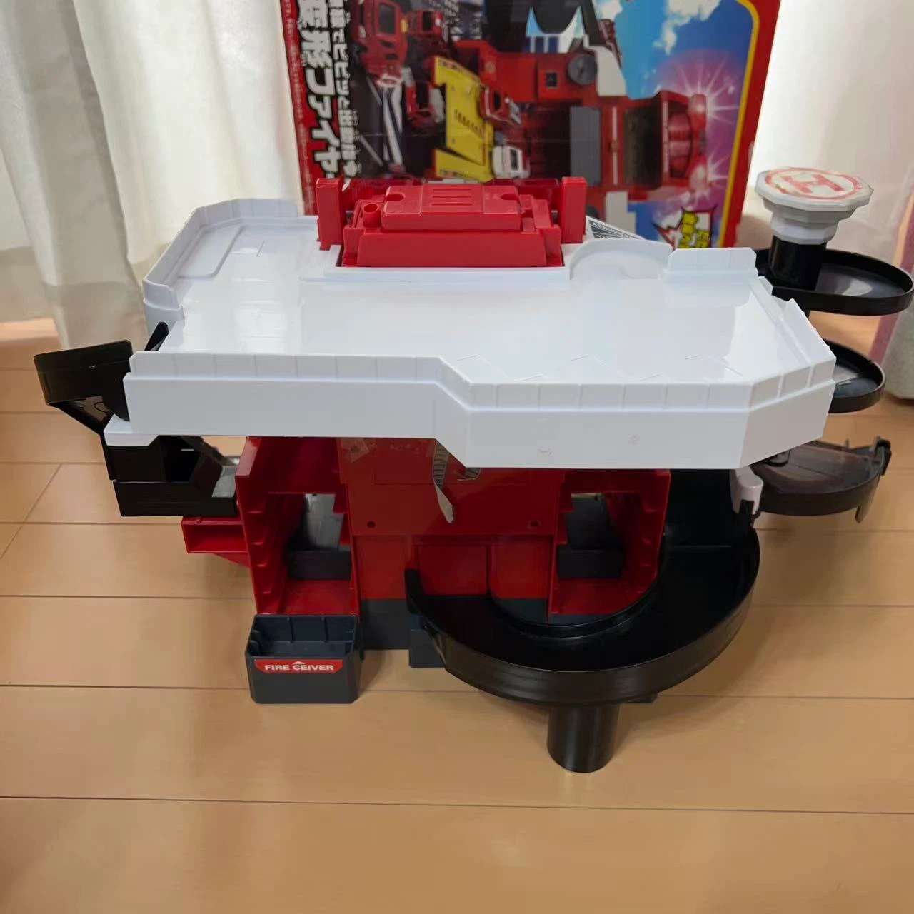 タカラトミー トミカ 変形ファイヤーステーションの写真6枚目