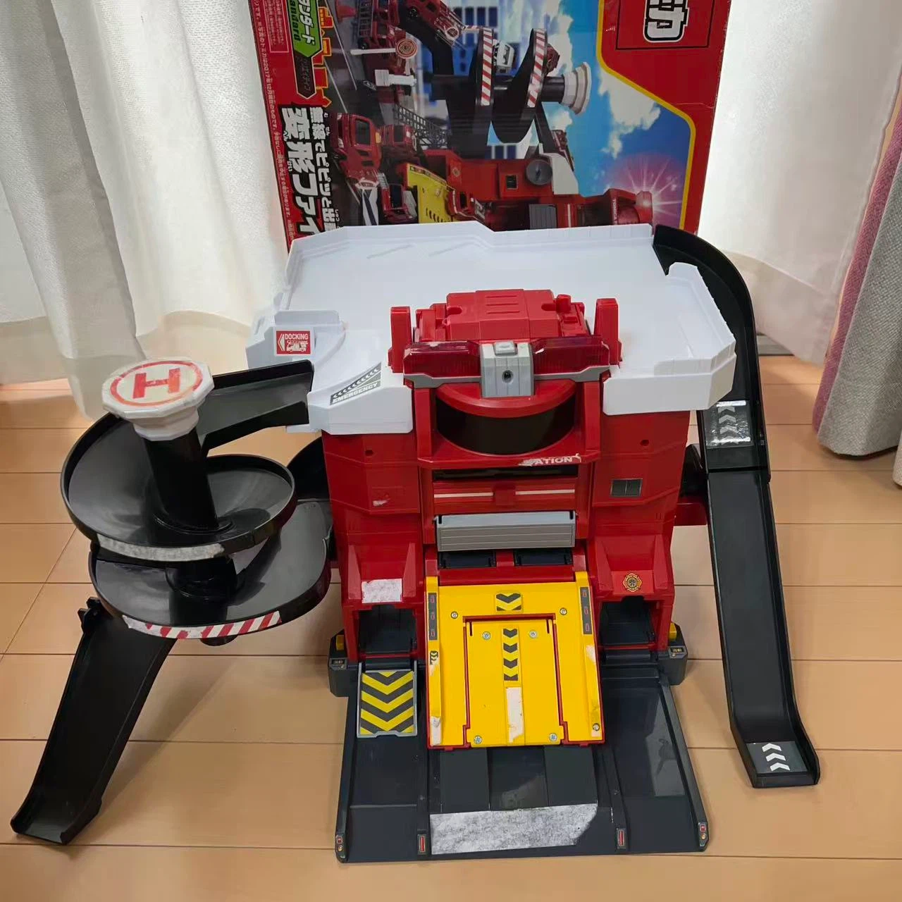 タカラトミー トミカ 変形ファイヤーステーションの写真7枚目