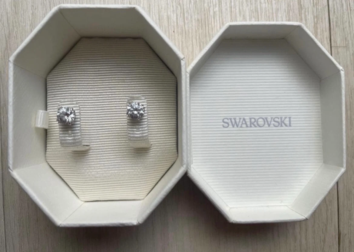 スワロフスキー ピアス