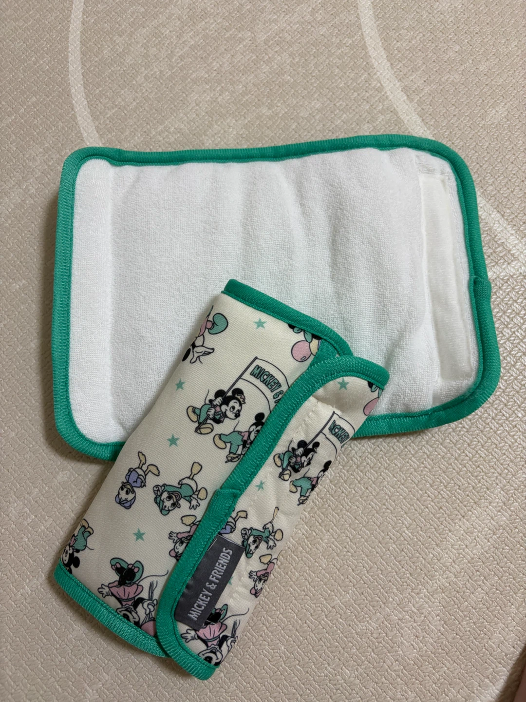 抱っこ紐カバー　2種まとめ売りの写真3枚目