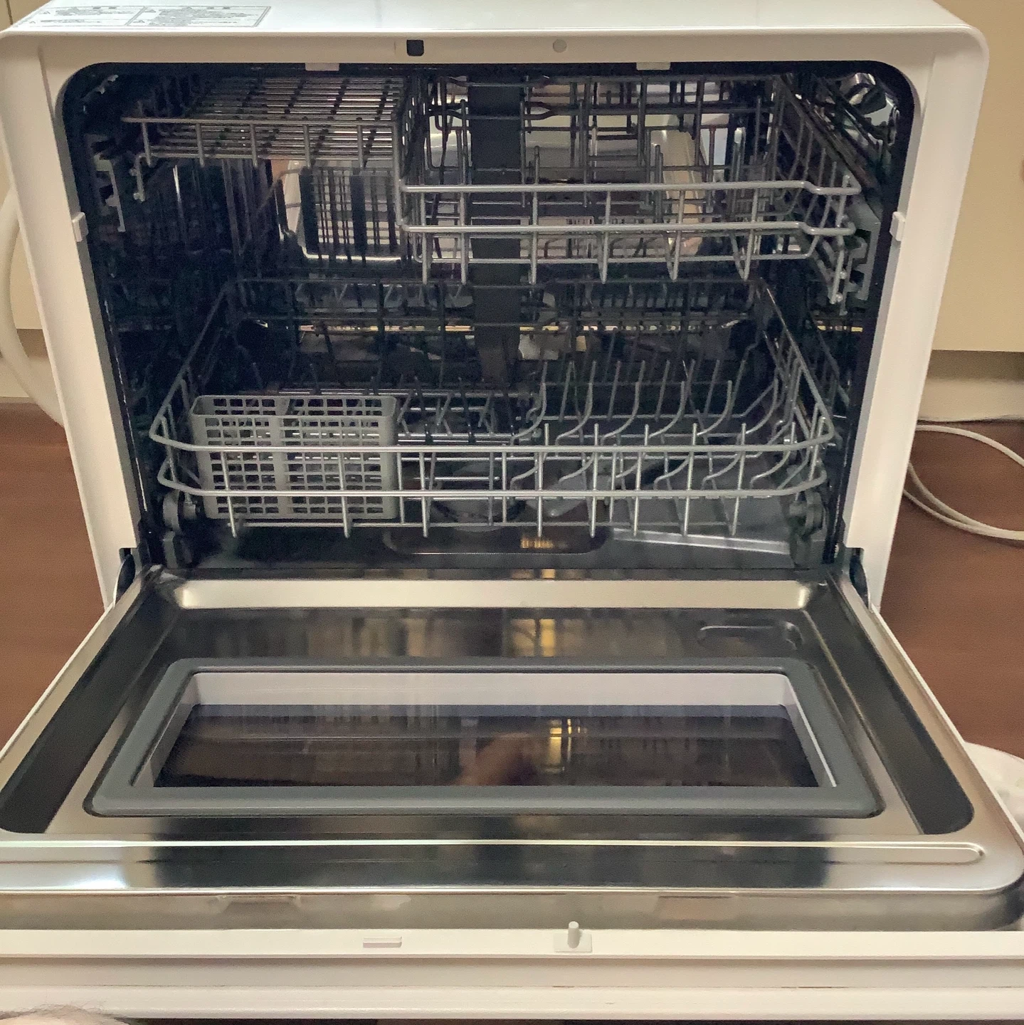 アクア 食器洗い乾燥機 ADW-L4 2023年製 保証期間中の写真2枚目