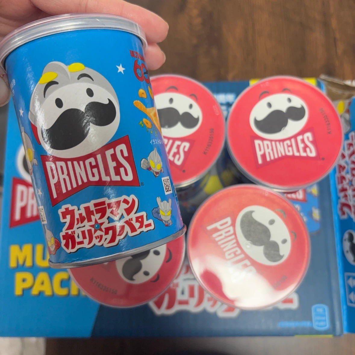 プリングルズ ウルトラマン ガーリックバター味